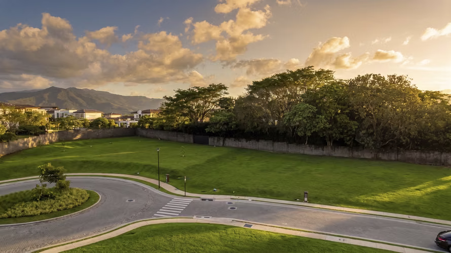 Lote en venta en Hacienda Espavel, La Guácima, Alajuela - Imagen 2