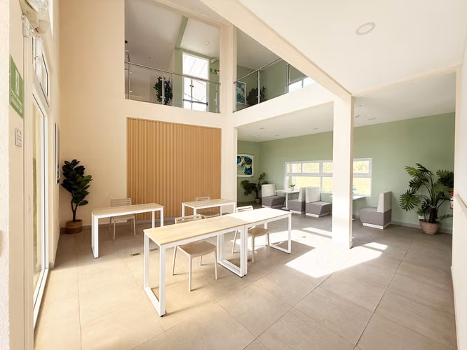 Casa moderna y lista para la venta. Curridabat. Ayarco Boulevar. Condominio Ayarco 385.