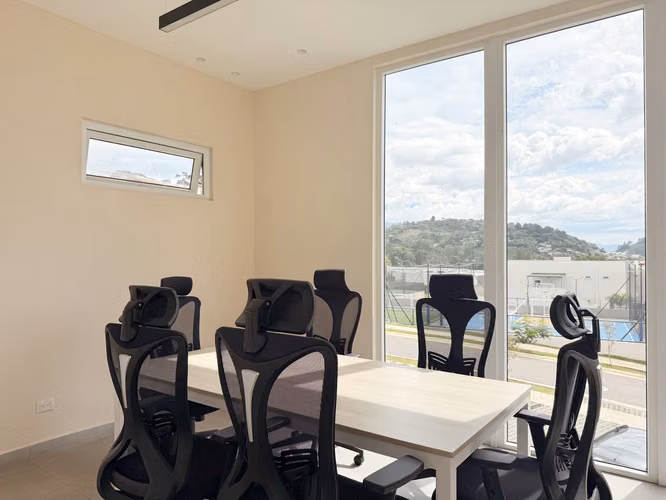 Casa moderna y lista para la venta. Curridabat. Ayarco Boulevar. Condominio Ayarco 385.