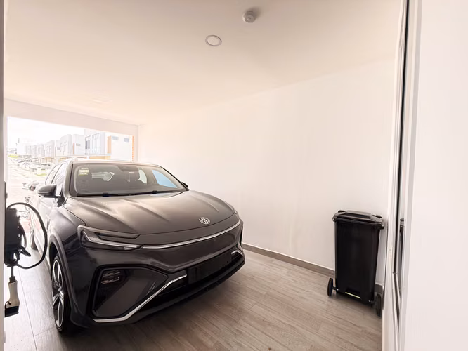 Casa moderna y lista para la venta. Curridabat. Ayarco Boulevar. Condominio Ayarco 385.