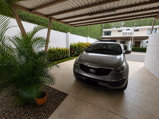 Casa Esquinera en Venta en Condominio Quinta 106 – Lagunilla, Heredia -03