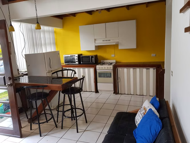 Alquiler de apartamento amueblado en Guayabos de Curridabat - Imagen 7