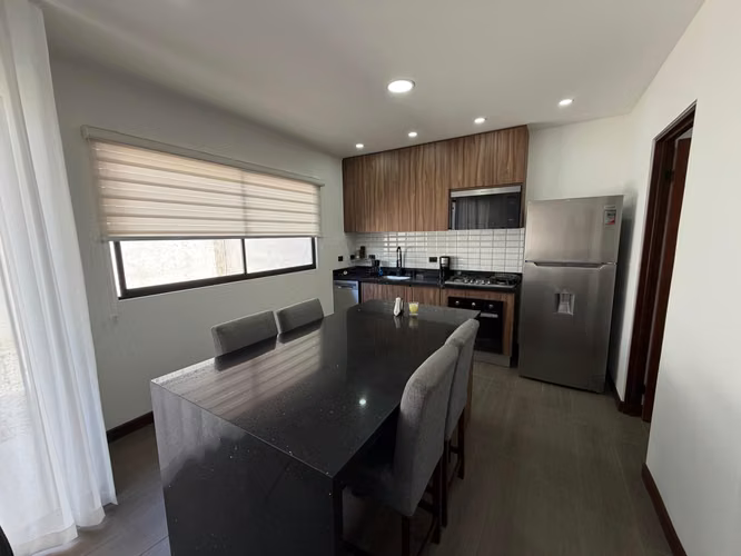 CASA MODERNA EN CONDOMINIO EN SAN JUAN DE TRES RÍOS