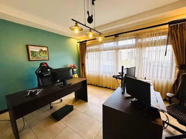 Casa con posibilidad de habitación en primer nivel, Tierras del Este