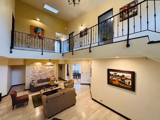 Casa con posibilidad de habitación en primer nivel, Tierras del Este