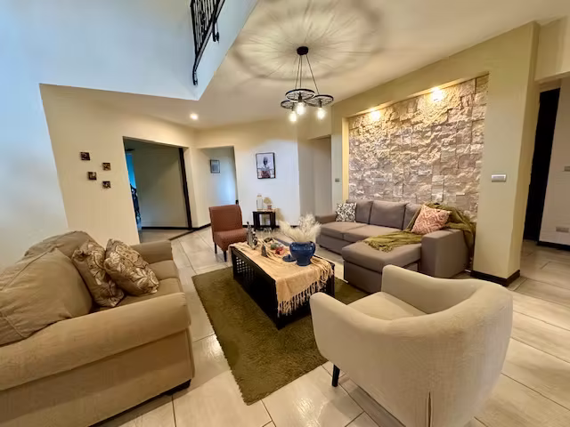 Casa con posibilidad de habitación en primer nivel, Tierras del Este