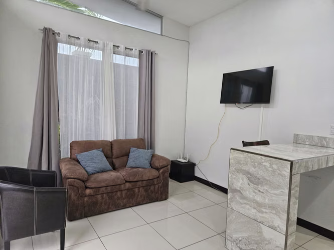 Apartamento amueblado larga estancia con conexión para auto eléctrico - Imagen 3