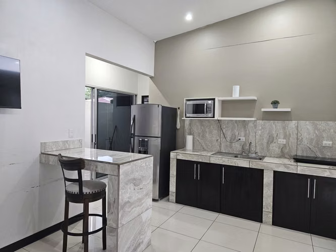 Apartamento amueblado larga estancia con conexión para auto eléctrico - Imagen 4