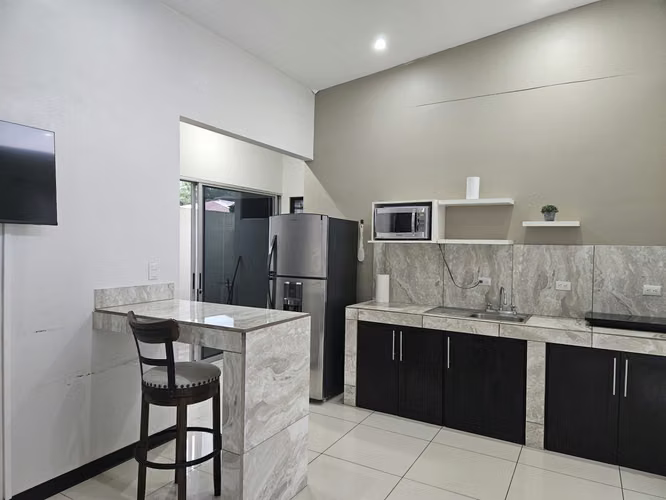 Apartamento amueblado larga estancia con conexión para auto eléctrico - Imagen 7