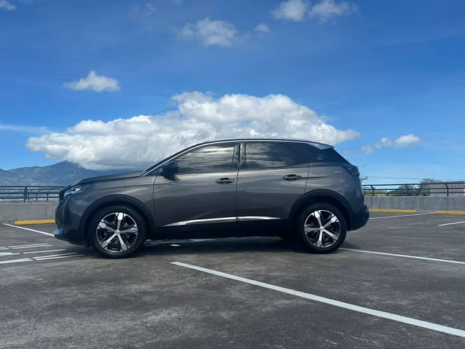 PEUGEOT 3008 GT LINE