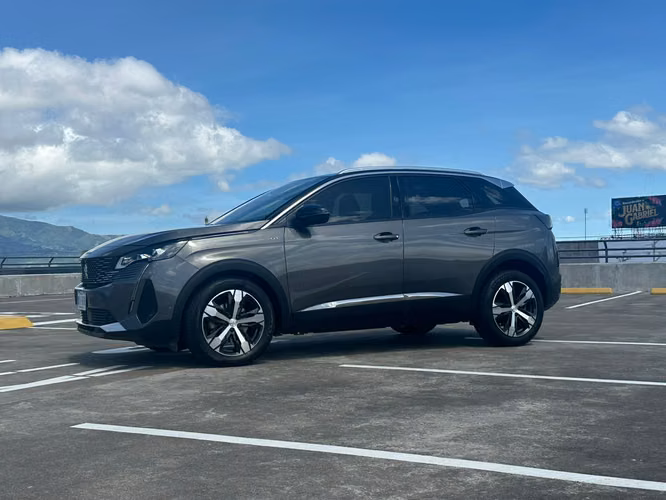 PEUGEOT 3008 GT LINE
