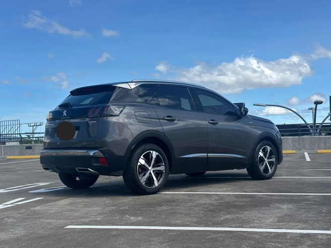 PEUGEOT 3008 GT LINE