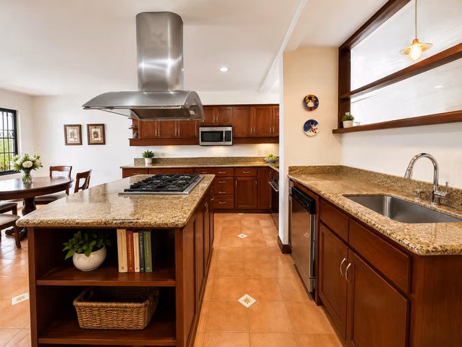 Casa en condominio pequeño en Guayabos, Curridabat