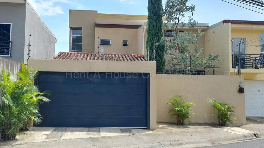 Venta de casa independiente con patio y GARAJE PARA 4 carros – Ríos Segundo, Alajuela