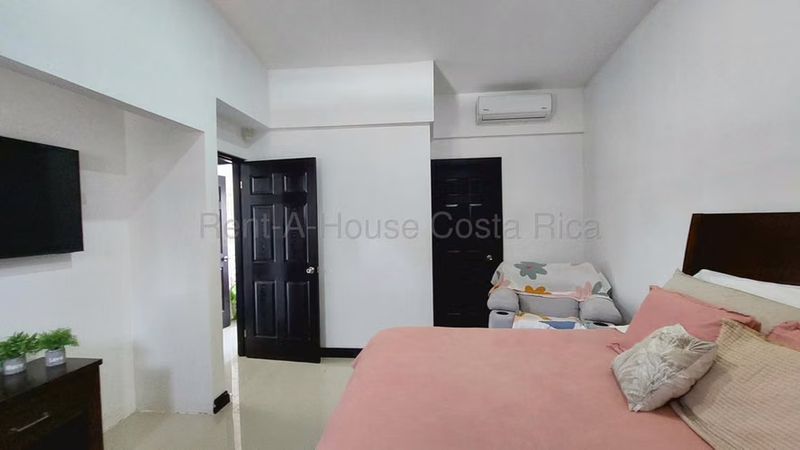 Venta de casa independiente con patio y GARAJE PARA 4 carros – Ríos Segundo, Alajuela