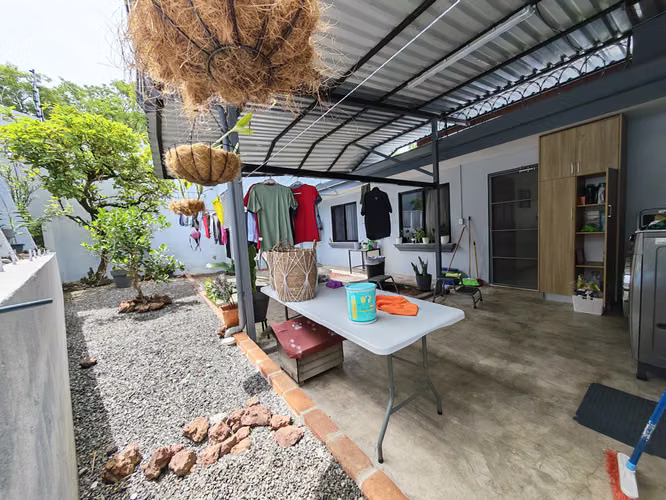 Casa en venta de un nivel, Belén centro,Heredia.