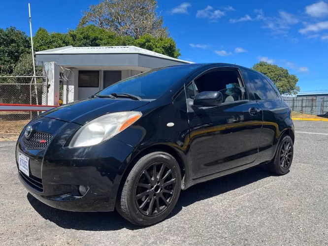 SE VENDE TOYOTA YARIS HATCHBACK 2008