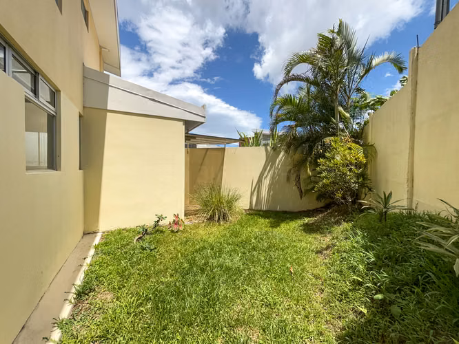 Hermosa Casa en Venta Condominio Sabanilla Montes de Oca - Imagen 3