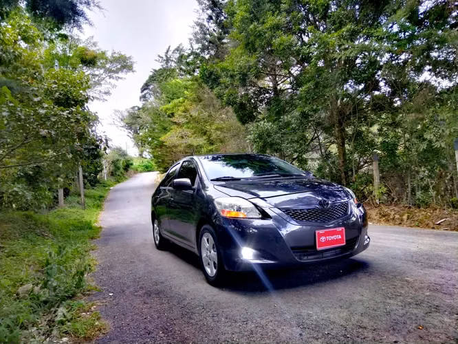 TOYOTA YARIS