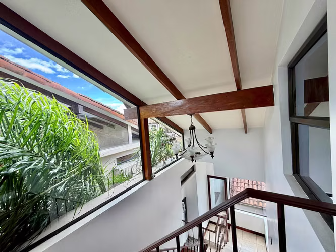 HERMOSA CASA AMUEBLADA EN CONDOMINIO EN LINDORA, SANTA ANA - Imagen 5