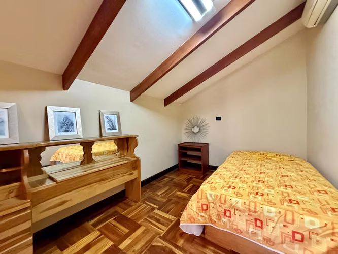HERMOSA CASA AMUEBLADA EN CONDOMINIO EN LINDORA, SANTA ANA - Imagen 18
