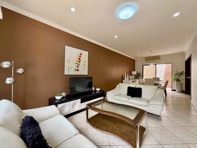HERMOSA CASA AMUEBLADA EN CONDOMINIO EN LINDORA, SANTA ANA - Imagen 12