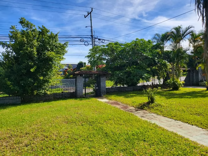 Venta de Quinta con Casa, San Joaquín de flores. GVB-223