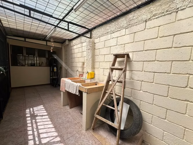id # 42932 Venta de casa de una planta, Curridabat.