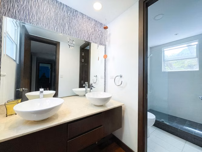 Venta de casa en condominio en Pozos Sur, Santa Ana