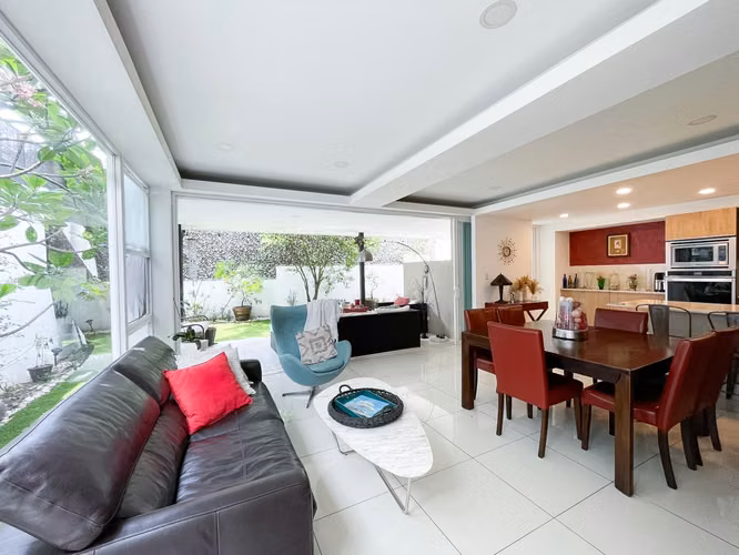 Venta de casa en condominio en Pozos Sur, Santa Ana