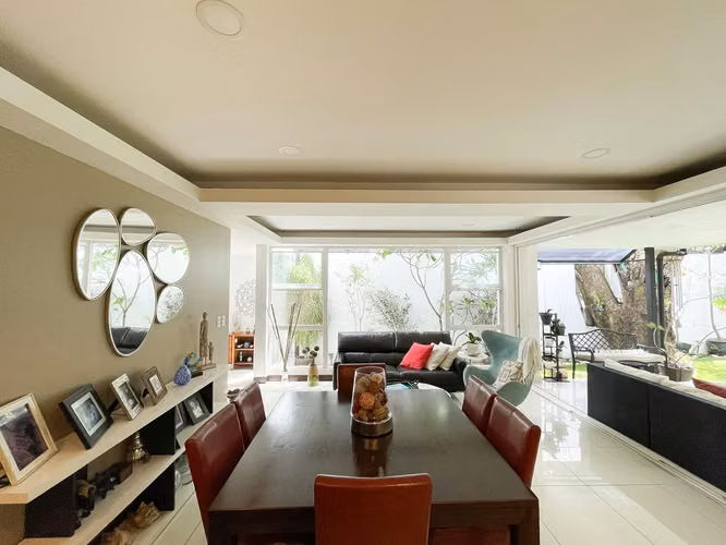 Venta de casa en condominio en Pozos Sur, Santa Ana