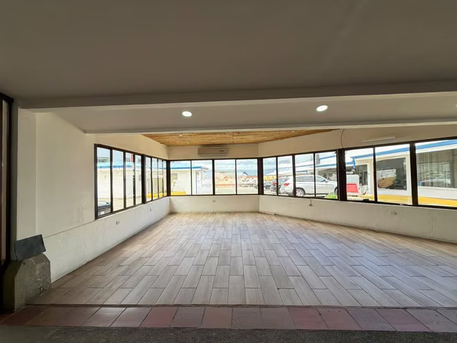 LOCAL COMMERCIAL IN ALQUILER-124; 150 m ²-124; ALTA COMMERCIAL EXPOSITION-HEREDIA-SAN-ISIDRO