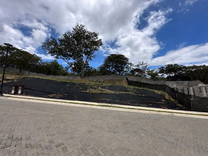 Lote de 617m2 en La Guacima - Imagen 3