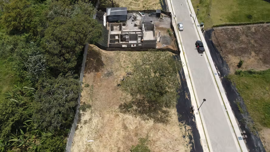 Lote de 617m2 en La Guacima - Imagen 9