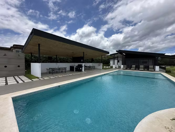 Lote de 617m2 en La Guacima - Imagen 18