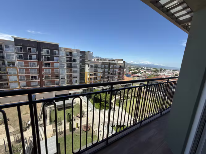 Se alquila apartamento con balcon y vista, en condominio Santa Verde Heredia. - Imagen 19