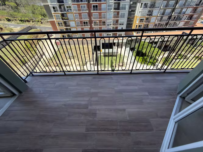 Se alquila apartamento con balcon y vista, en condominio Santa Verde Heredia. - Imagen 17