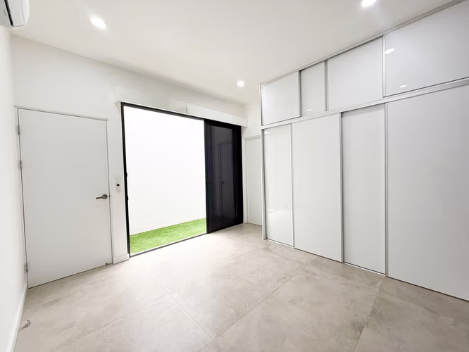 Venta de casa de una planta, en Condominio Santa Ana, con linea blanca y piscina. - Imagen 14