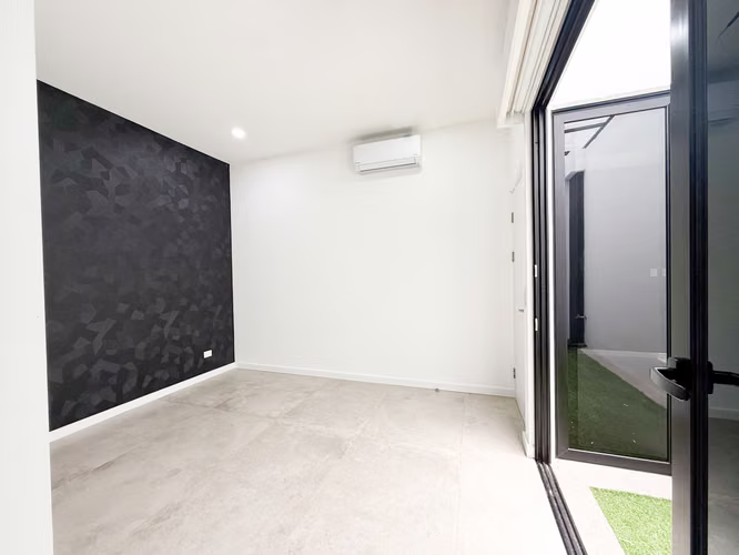 Venta de casa de una planta, en Condominio Santa Ana, con linea blanca y piscina. - Imagen 16