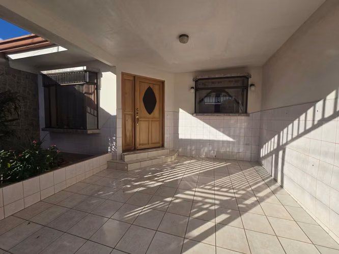 VENTA DE CASA UNA PLANTA EN RESIDENCIAL BERTILIA, COYOL DE ALAJUELA - Imagen 2