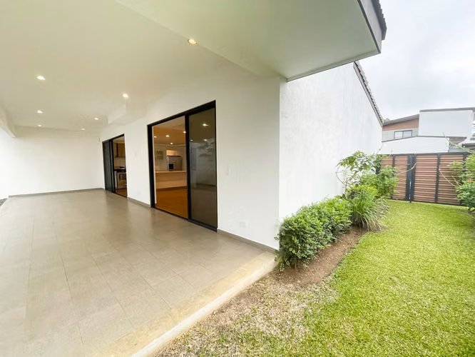 Venta de casa en  condominio Escazú.