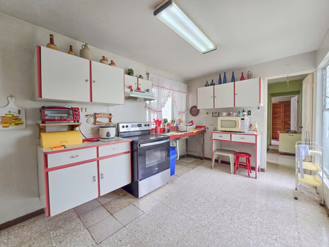 Casa Esquinera en Rohrmoser Nunciatura Ideal para Remodelar o Desarrollo de Apartamentos
