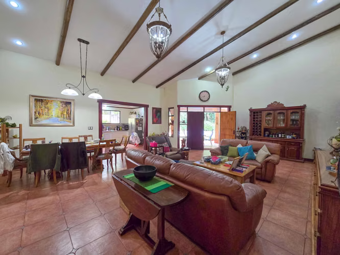 CONDOMINIO CERRO REAL ESCAZU! CASA DE UN NIVEL DE 500 M2 CON 1.151 M2 DE LOTE