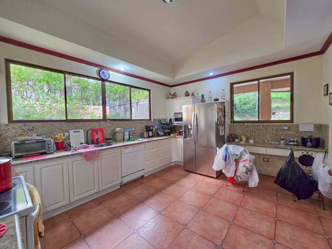 CONDOMINIO CERRO REAL ESCAZU! CASA DE UN NIVEL DE 500 M2 CON 1.151 M2 DE LOTE