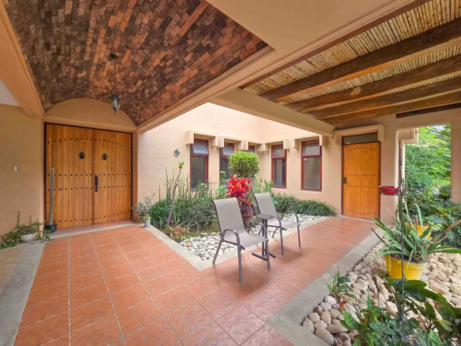 CONDOMINIO CERRO REAL ESCAZU! CASA DE UN NIVEL DE 500 M2 CON 1.151 M2 DE LOTE