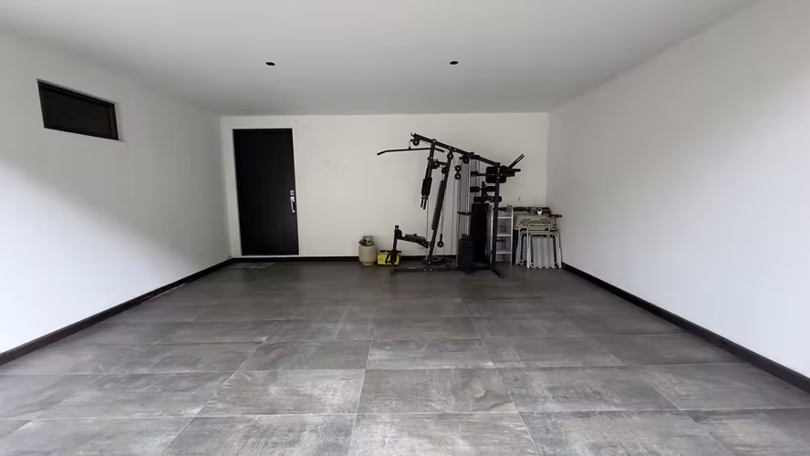 Se vende Casa de 2 niveles en condominio en Moravia (FE).