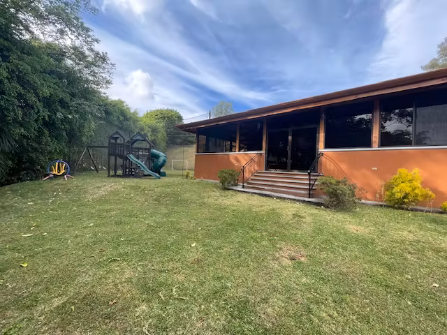 VENTA DE HERMOSA QUINTA EN CARRIZAL, ALAJUELA - Imagen 3