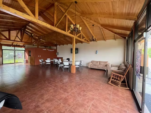 VENTA DE HERMOSA QUINTA EN CARRIZAL, ALAJUELA - Imagen 5