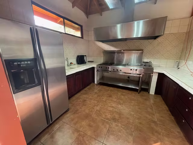 VENTA DE HERMOSA QUINTA EN CARRIZAL, ALAJUELA - Imagen 8