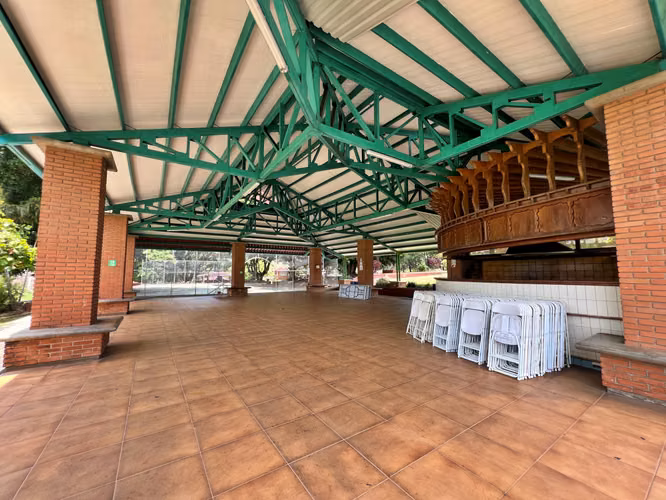 Venta centro recreativo para inversionistas, Rio segundo. (IC)